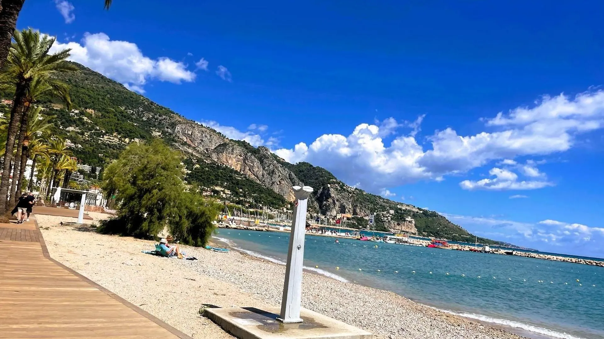 Evasion Menton Vue Mer Proche Plage Et Gare France